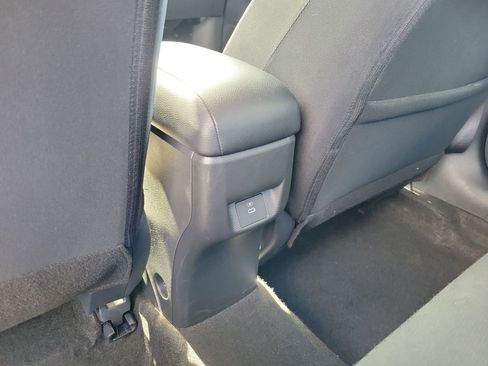 Used 2025 Nissan Versa SV FWD image 10
