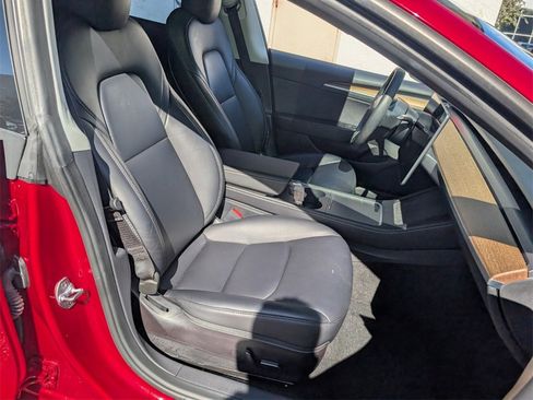 Used 2022 Tesla Model 3 image 18