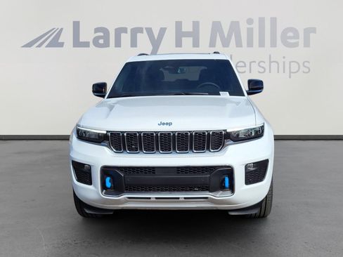 New 2024 Jeep Grand Cherokee Overland w/ Luxury Tech Group IV image 9