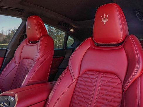 Certified 2022 Maserati Levante Modena S AWD/4WD image 12