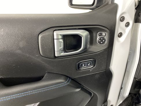 Used 2023 Jeep Wrangler Unlimited Rubicon 4xe w/ Cold Weather Group AWD/4WD image 17