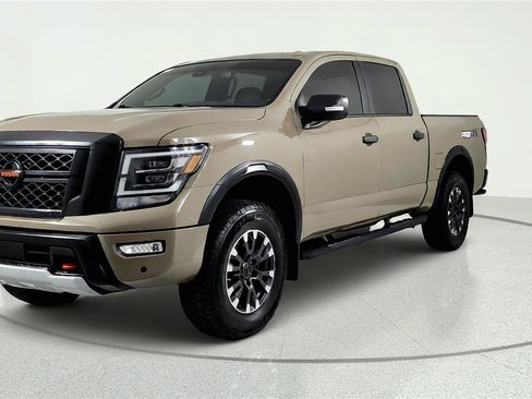 Used 2021 Nissan Titan PRO-4X w/ Pro-4x Convenience Package AWD/4WD image 13