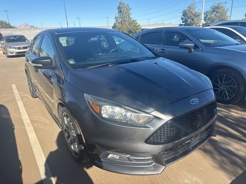 Used 2016 Ford Focus ST image 2