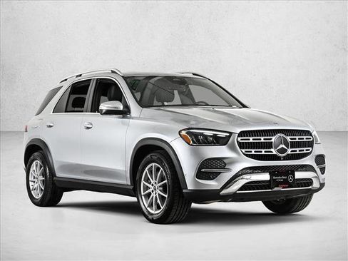 Used 2024 Mercedes-Benz GLE 450e 4MATIC image 3
