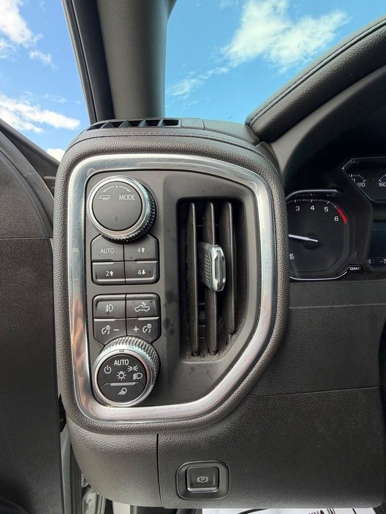 Used 2021 GMC Sierra 1500 SLT AWD/4WD image 12