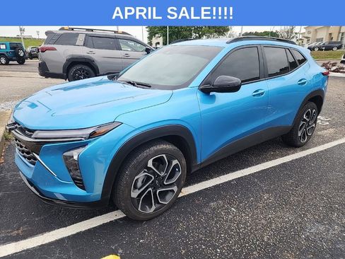 Used 2025 Chevrolet Trax RS w/ Sunroof Package image 1