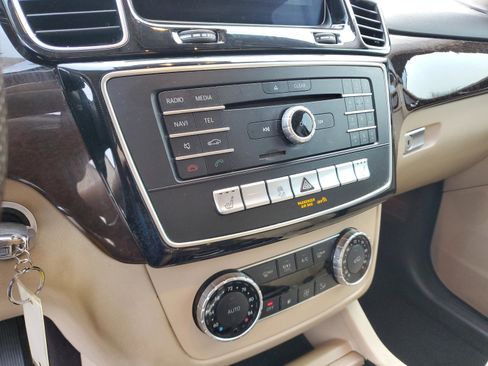 Used 2018 Mercedes-Benz GLE 350 w/ Premium 1 Package image 23