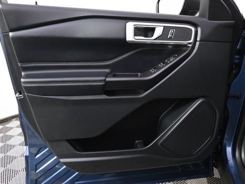Used 2020 Ford Explorer XLT w/ Equipment Group 202A AWD/4WD image 22