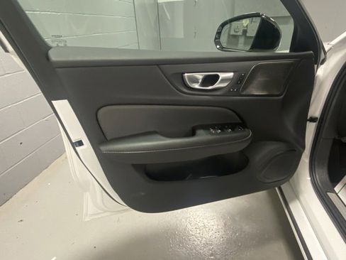 Used 2024 Volvo S60 T8 Ultimate image 7