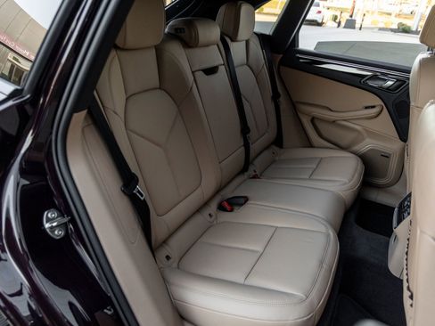Certified 2026 Porsche Macan AWD/4WD image 42