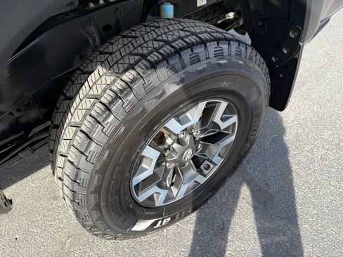 Used 2019 Toyota Tacoma TRD Off-Road image 32