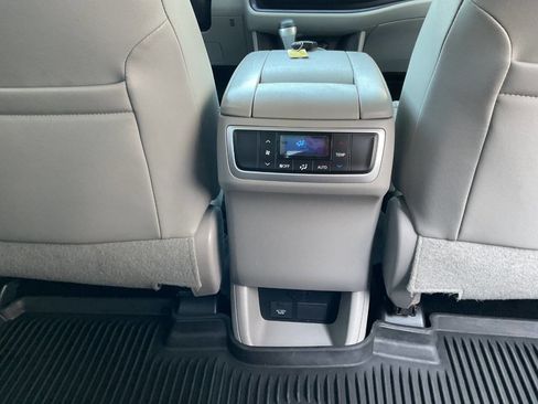 Used 2016 Toyota Highlander XLE image 46