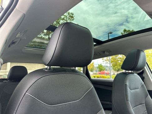 New 2026 Volkswagen Taos SE AWD/4WD image 16