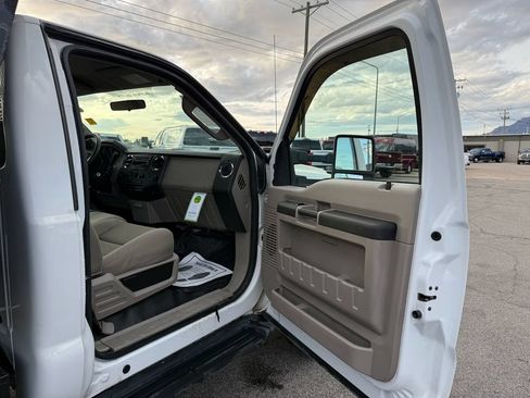 Used 2008 Ford F550 4x4 Regular Cab Super Duty image 16