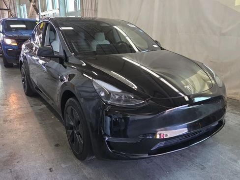 Used 2025 Tesla Model Y Long Range RWD image 7