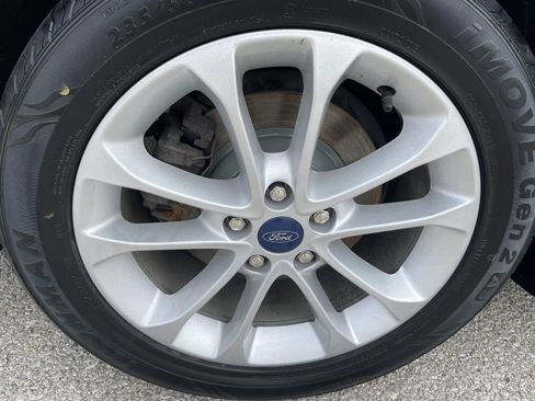 Used 2020 Ford Fusion SE FWD image 22