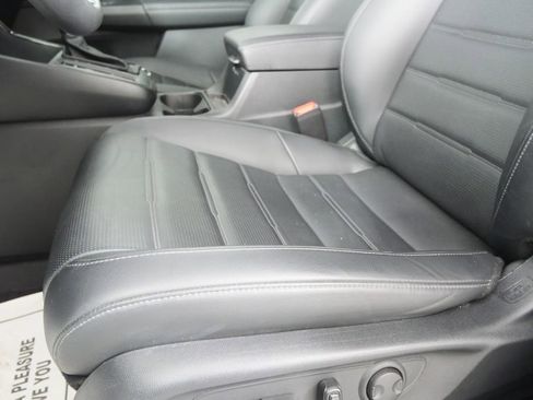 Used 2023 Honda CR-V EX-L image 9
