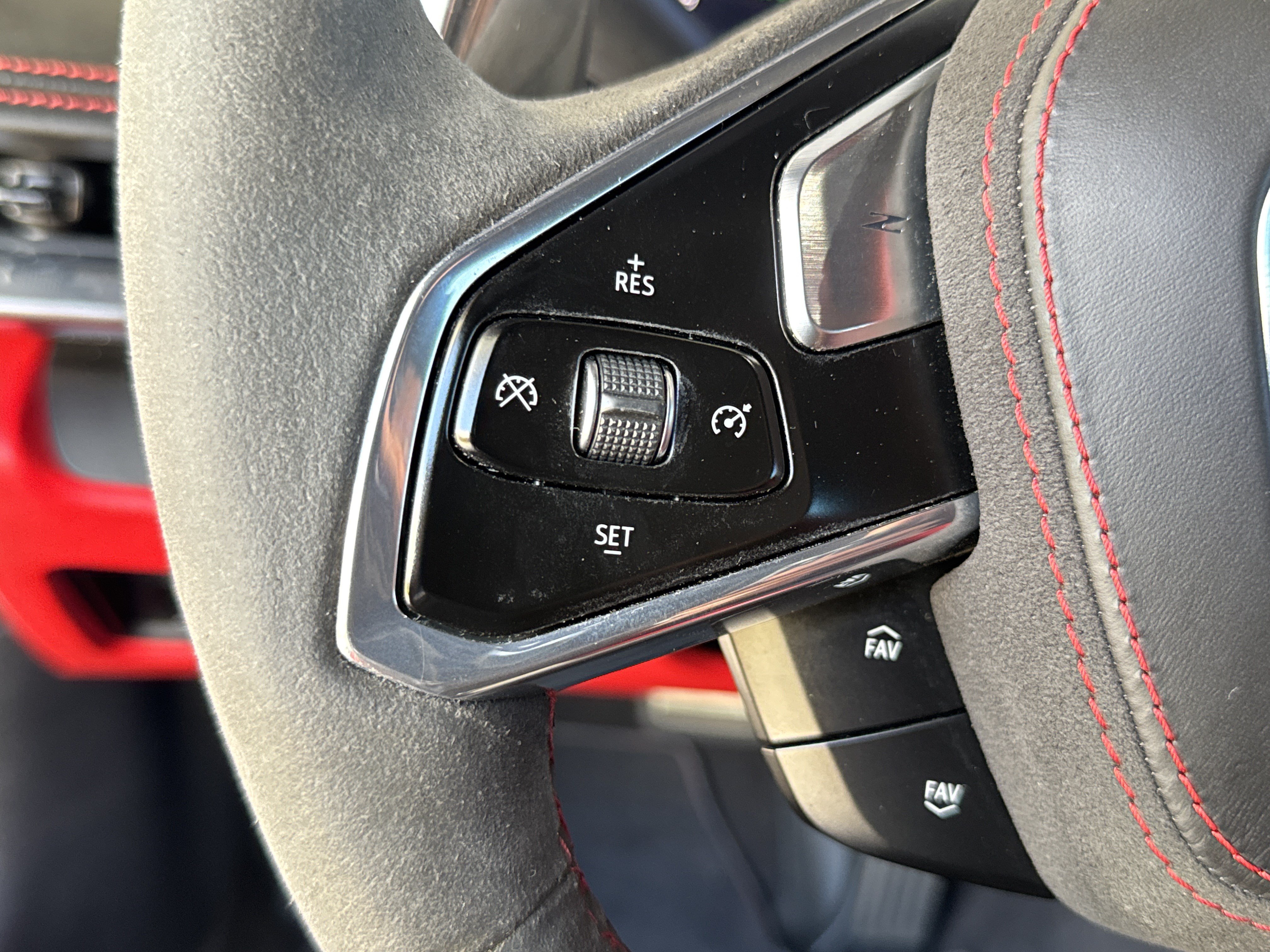 Used 2020 Chevrolet Corvette Stingray Premium Cpe w/ 3LT Preferred Equipment Group RWD image 20