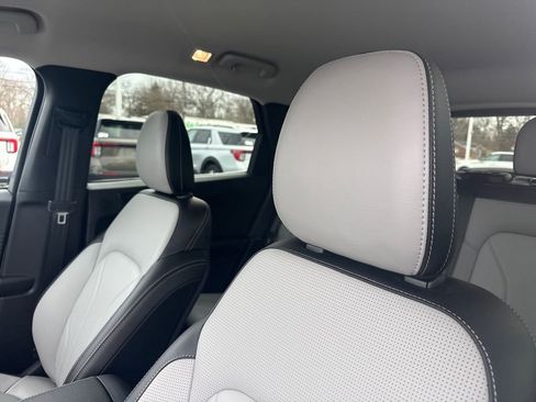 Used 2025 Ford Escape Platinum w/ Premium Technology Package image 26