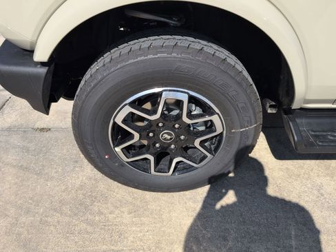 New 2026 Ford Bronco Outer Banks image 15