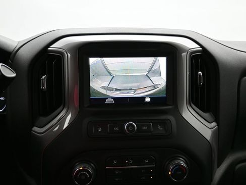 Used 2022 Chevrolet Silverado 2500 Custom w/ Custom Value Package image 17