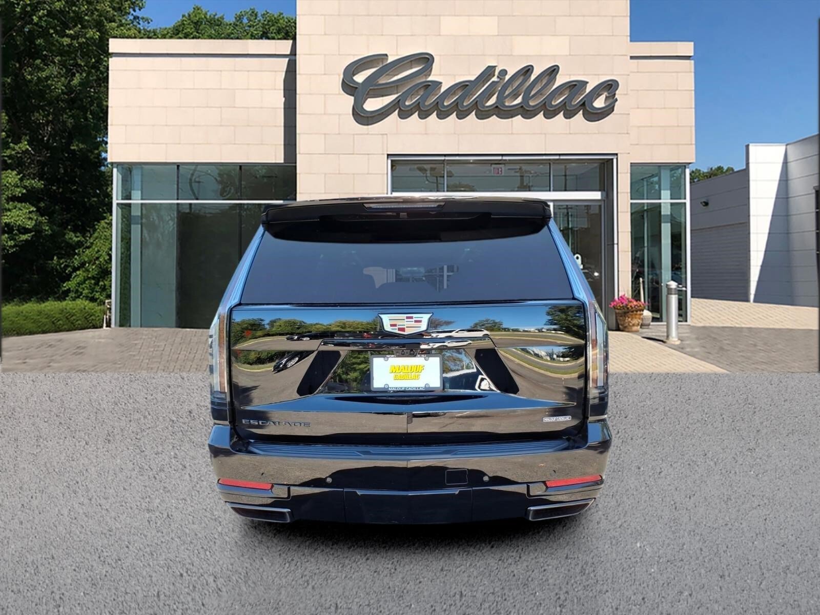 New 2027 Cadillac Escalade Sport w/ Touring Package AWD/4WD image 4