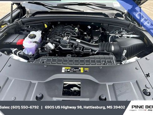 New 2025 Jeep Grand Cherokee L Altitude image 10