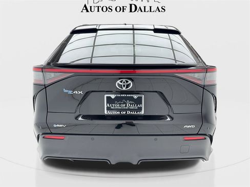 Used 2024 Toyota bZ4X XLE w/ Weather Package image 11