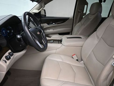 Used 2020 Cadillac Escalade Premium Luxury AWD/4WD image 17