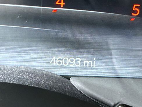 Used 2025 RAM 3500 Limited image 11