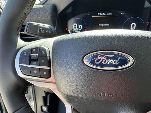 New 2025 Ford Explorer Active w/ Active Comfort Package image 25