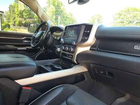 Used 2019 RAM 1500 Laramie AWD/4WD image 21