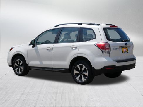 Used 2017 Subaru Forester 2.5i w/ Alloy Wheel Package AWD/4WD image 5