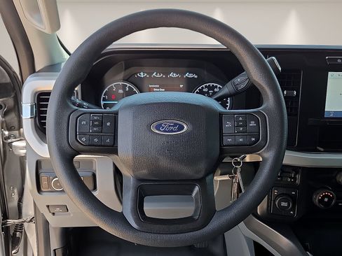 Used 2023 Ford F350 XLT AWD/4WD image 14