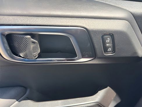 New 2025 Ford Bronco Badlands image 17