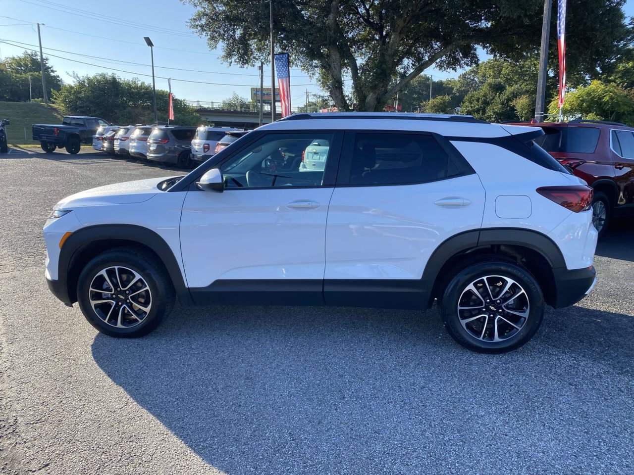 Used 2025 Chevrolet TrailBlazer LT AWD/4WD image 5