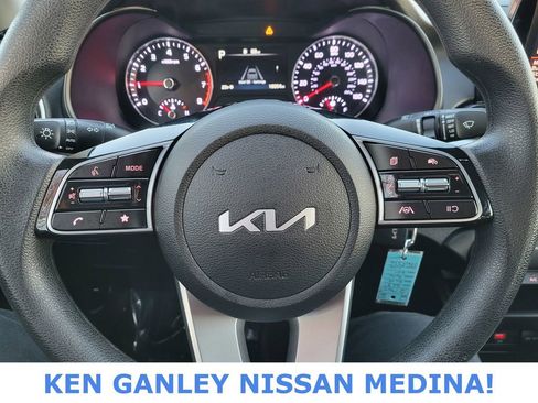 Used 2023 Kia Forte LXS w/ LXS Technology Package image 29