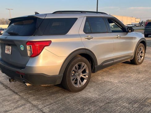 Used 2023 Ford Explorer XLT w/ Equipment Group 202A image 2