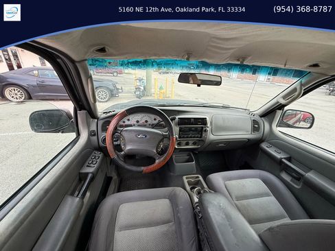 Used 2005 Ford Explorer Sport Trac XLT image 10