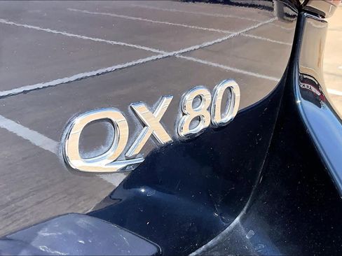 Used 2018 INFINITI QX80 w/ All Season Package image 10