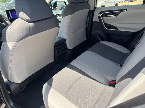 Used 2025 Toyota RAV4 XLE FWD image 11