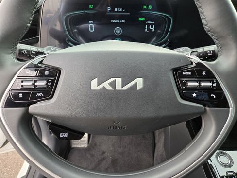 Certified 2023 Kia Niro SX Touring image 23
