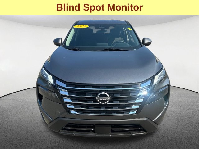 Used 2025 Nissan Rogue SV AWD/4WD image 4