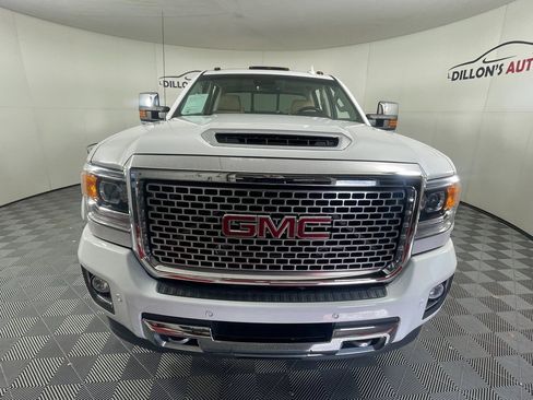 Used 2017 GMC Sierra 3500 Denali w/ Duramax Plus Package image 10