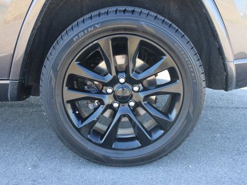 Used 2018 Jeep Grand Cherokee Altitude image 33