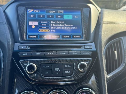 Used 2013 Hyundai Genesis 3.8 image 14