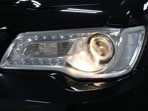 Used 2023 Chrysler 300 Touring AWD/4WD image 13