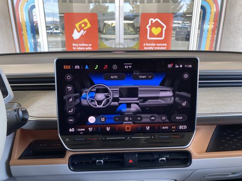 Certified 2025 Volkswagen ID. Buzz 1st Edition RWD image 33