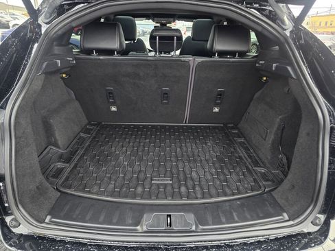 Used 2018 Jaguar E-PACE R-Dynamic HSE image 38