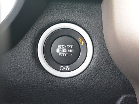 Used 2021 RAM 1500 Laramie AWD/4WD image 14